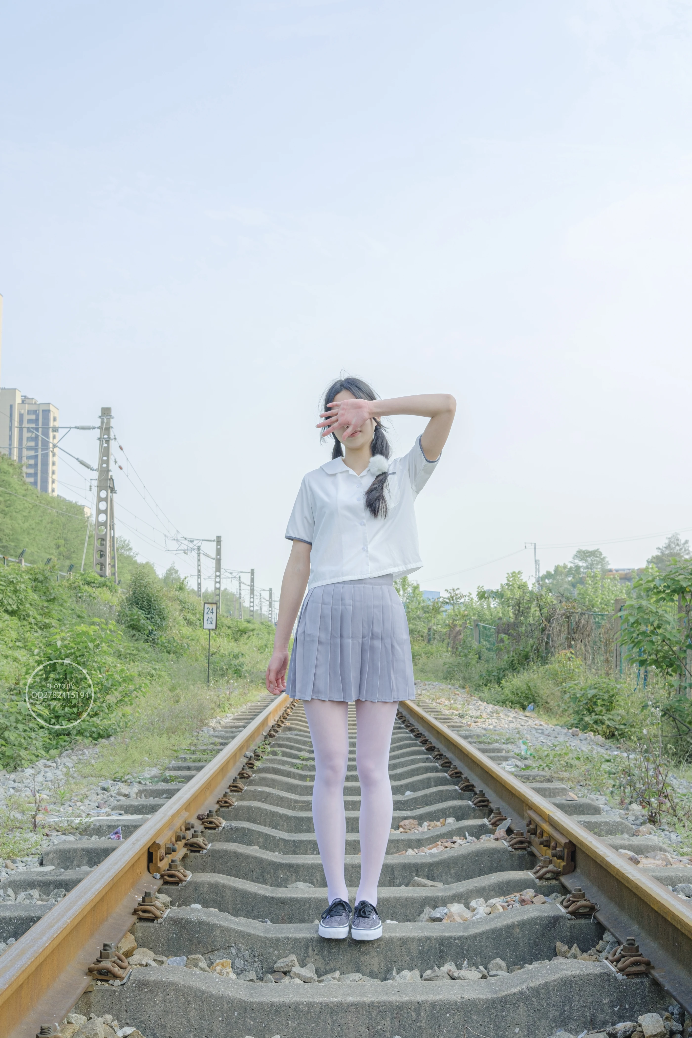 森萝财团 有料 NO.038 吸吸 铁轨边的JK白丝美少女 [60P]插图1